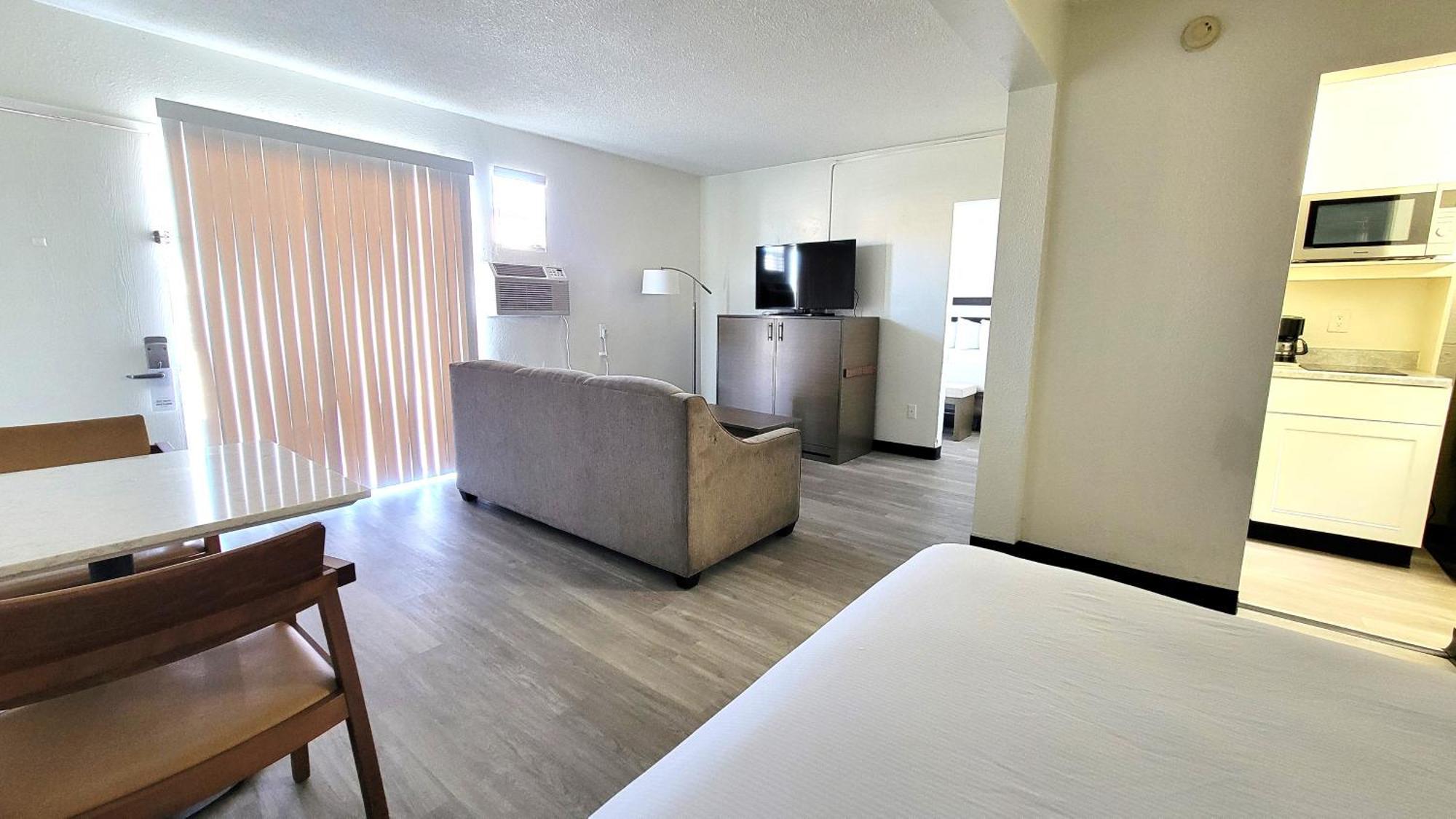 Mc Pacific Inn & Suites Τόρανς Εξωτερικό φωτογραφία